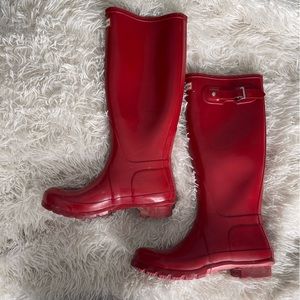 Size 7 Red Hunter Rainboots